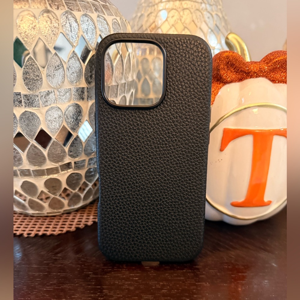 LOHASIC Black Leather Phone Case- iPhone 16 Pro